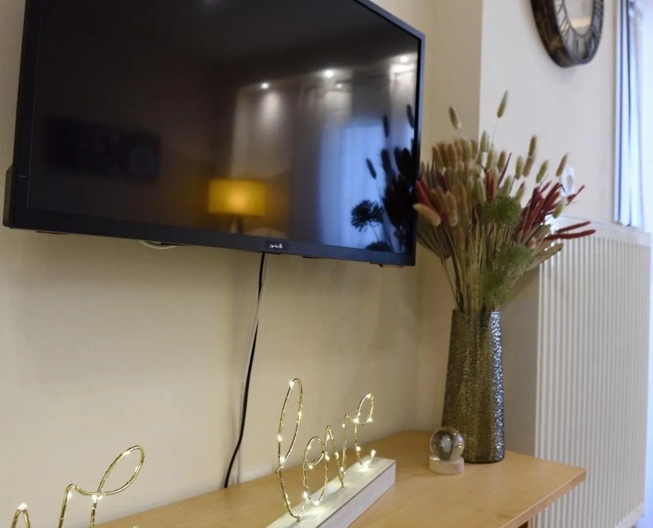 2Downtown.Dandelion Apartment Thessaloniki