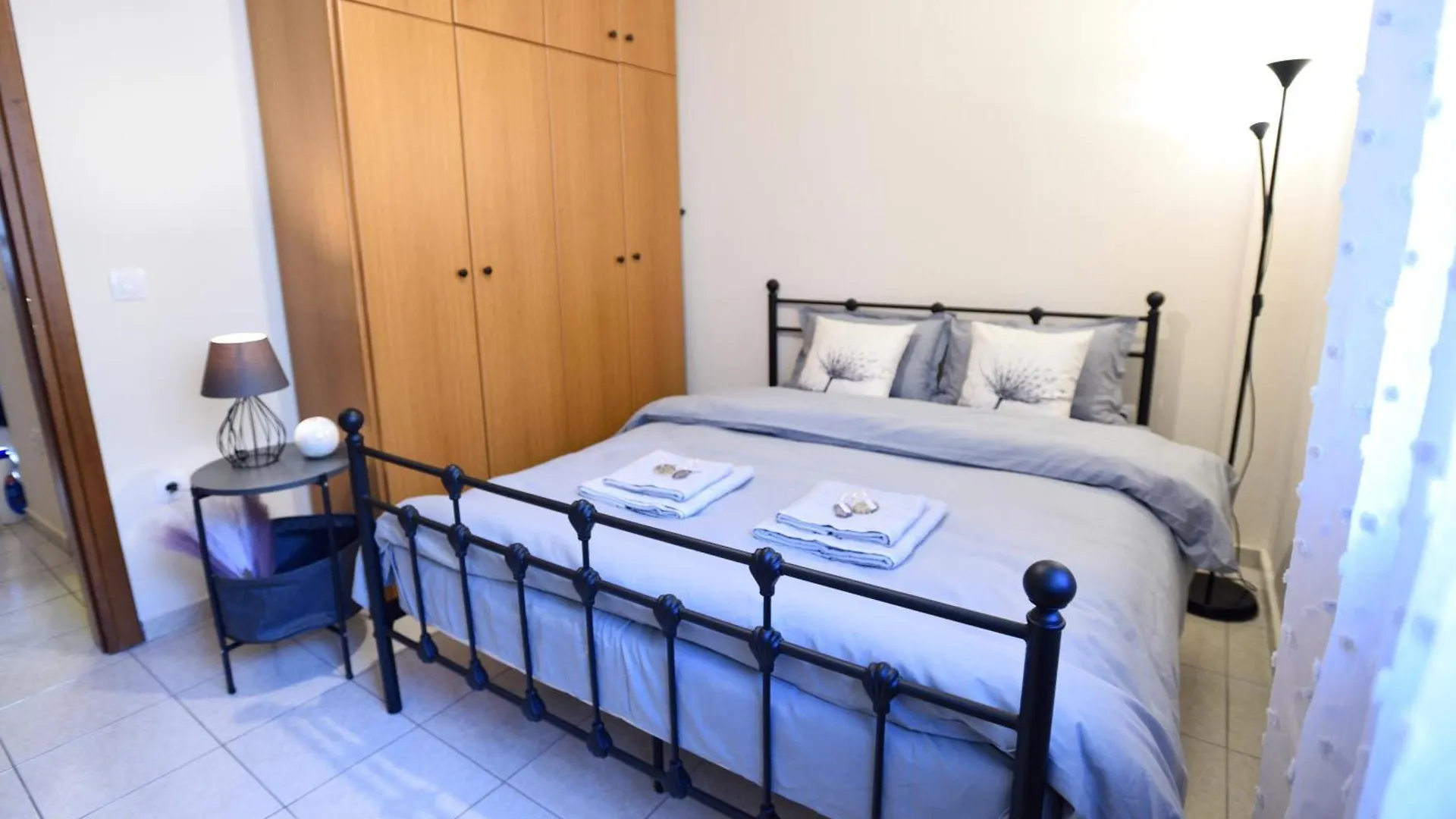 2Downtown.Dandelion Apartment Thessaloniki