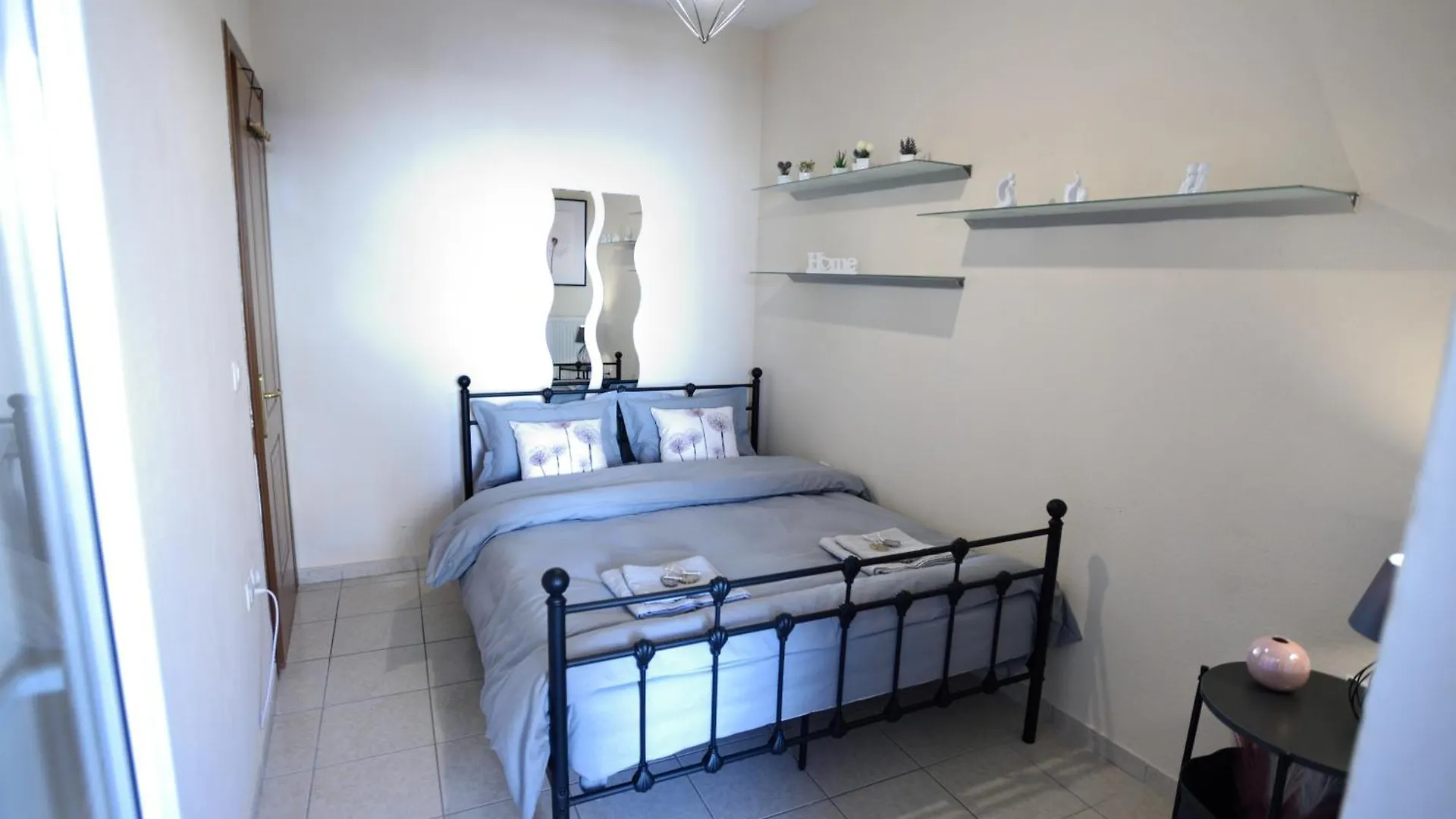 2Downtown.Dandelion Apartment Thessaloniki Greece